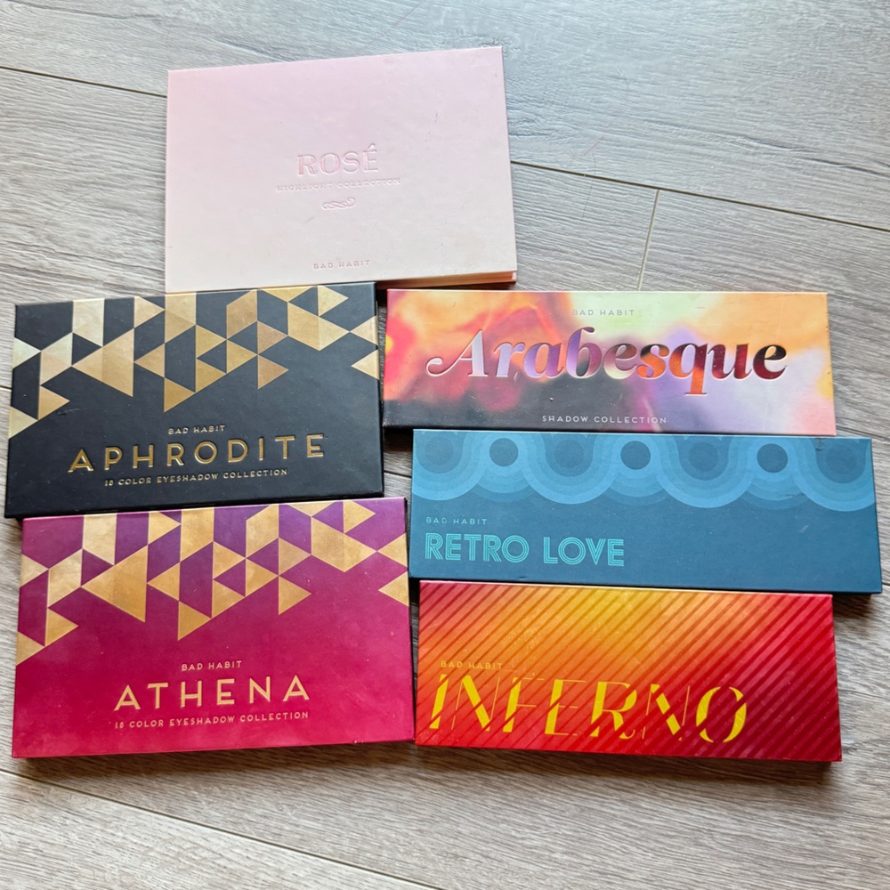 Eyeshadow pallet bundle lot of makeup 🔥